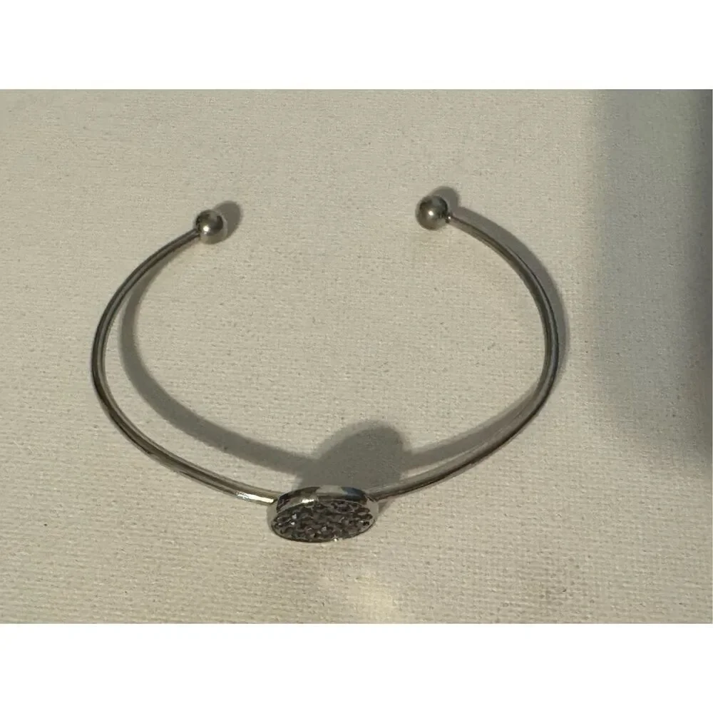 90's Vintage Womens Floral Silver Tone Bangle Bracelet Dainty Minimalist Western
